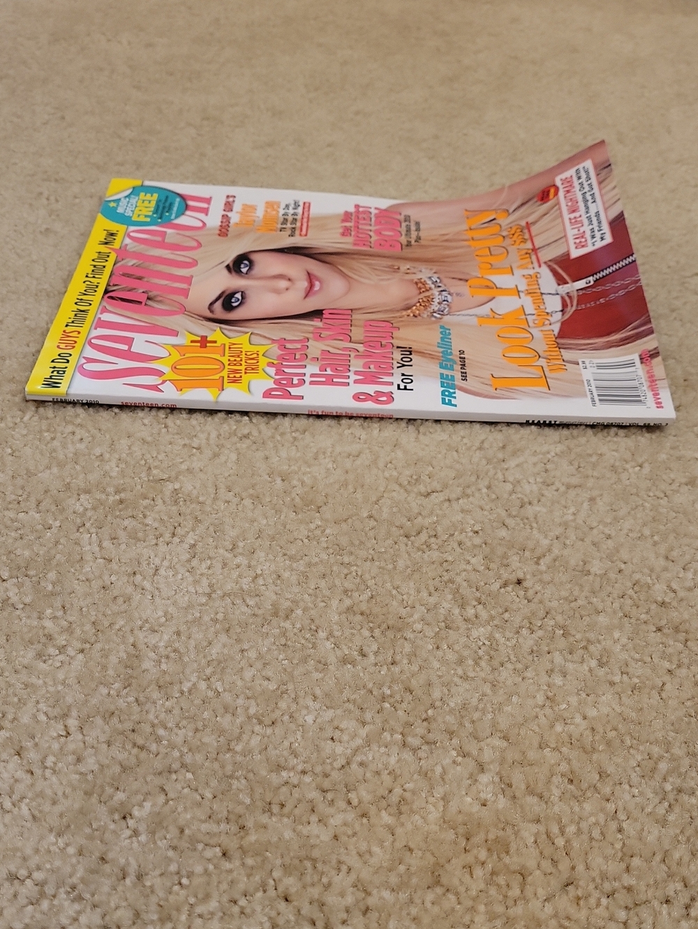 RARE Like New Seventeen February 2010 Magazine - Picture 3 of 8